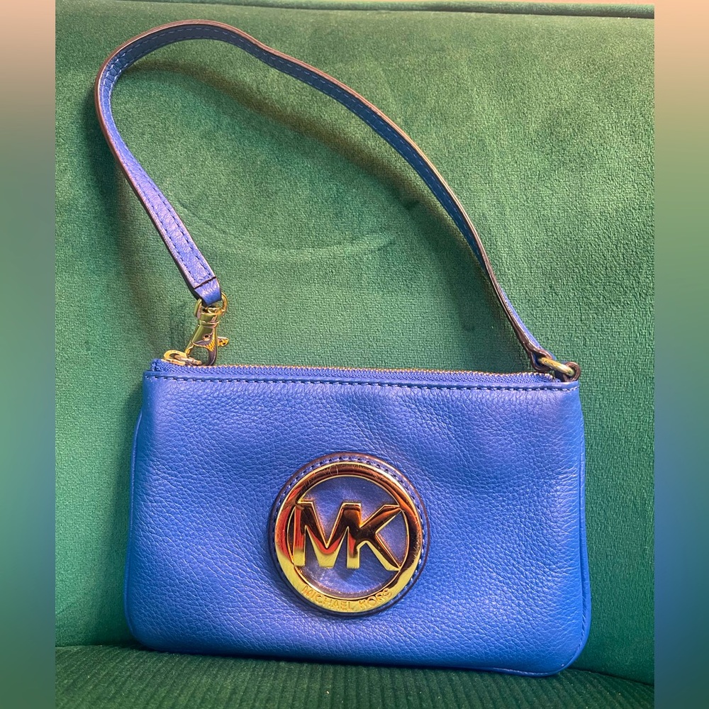 Michael Kors Genuine Pebbled leather wristlet